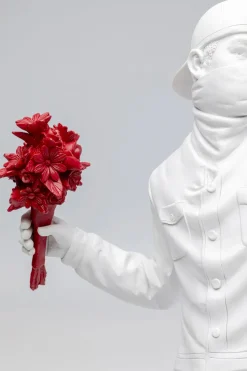 KARE Deko Figur Street Art Bouquet Weiß 67cm