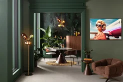 KARE Gerahmtes Bild LED Jetset Pose Lady 120x80cm