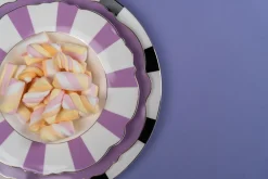 KARE Teller Tief Harlequin Lila Ø23cm